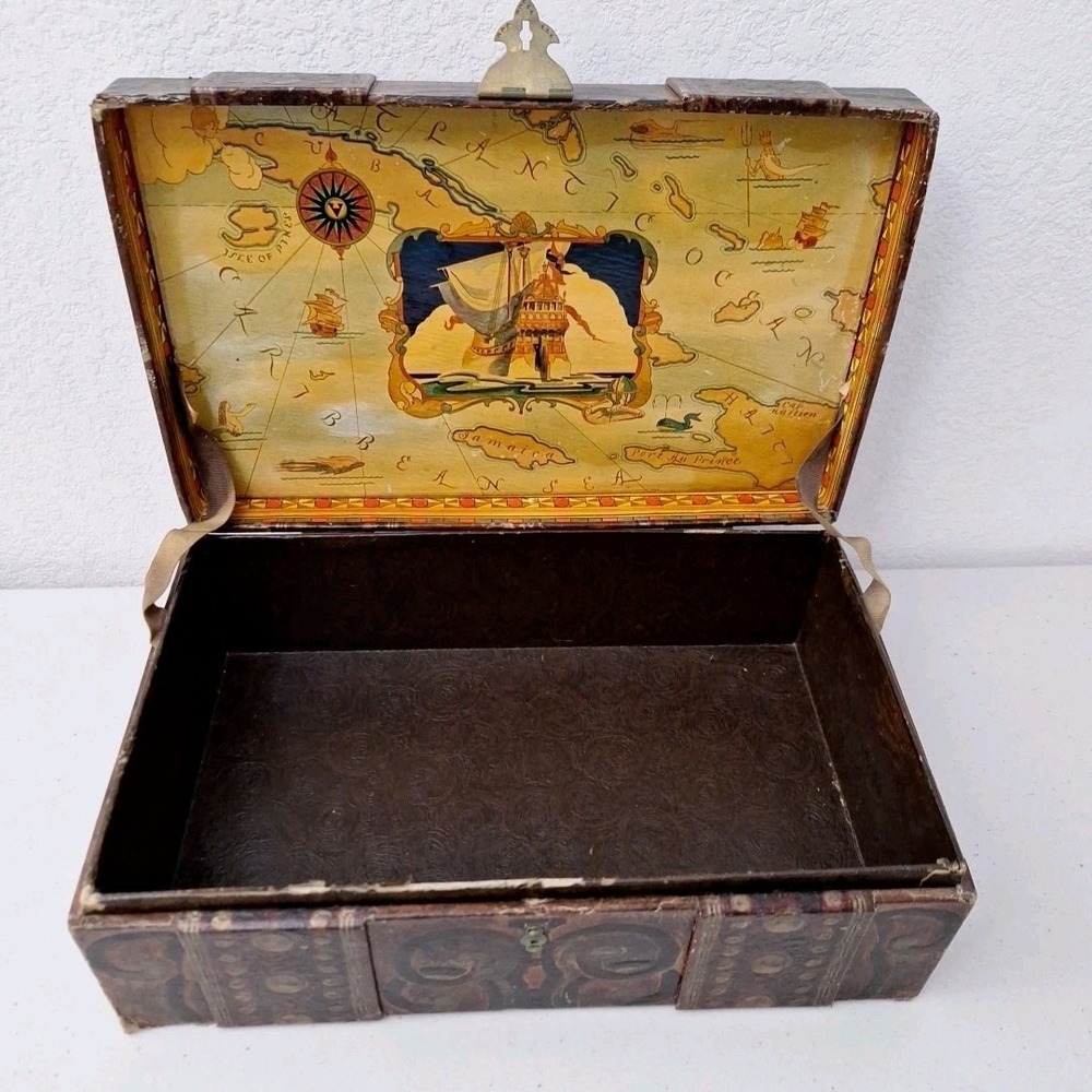 Vintage 1940s Toy Pirate Treasure Chest‎ with Caribbean Map Inside Lid  12.5" - Picture 2 of 16
